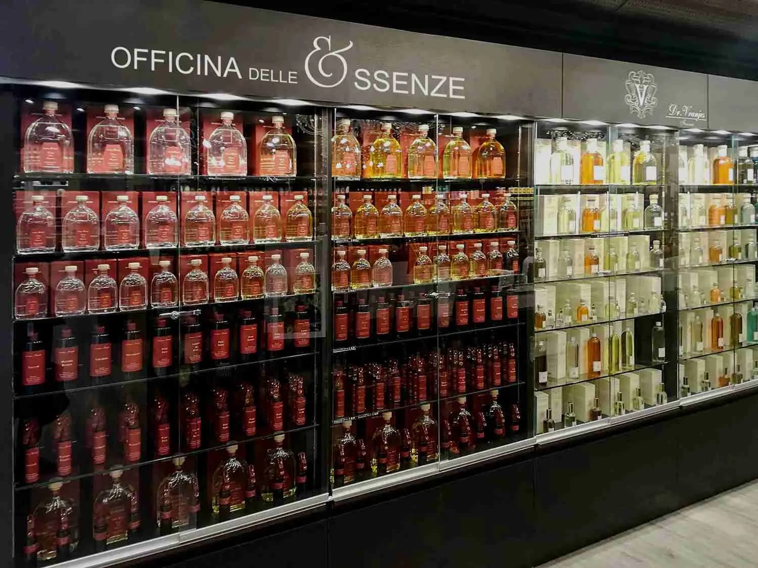 OFFICINA-DELLE-ESSENZE_Approfondimento_Prodotti-con-etichette-adesive